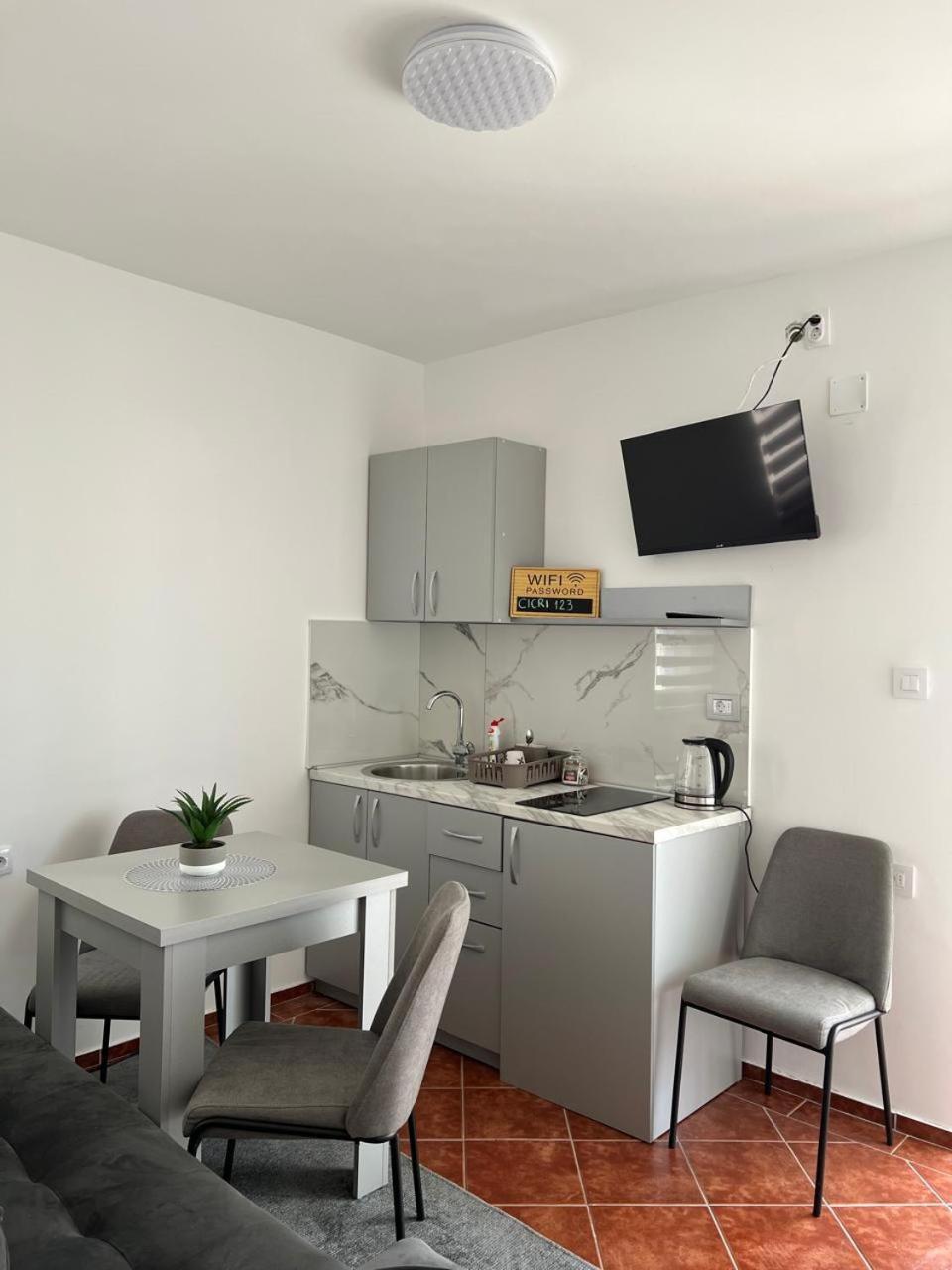 Kontiki Apartments Ulcinj Eksteriør bilde